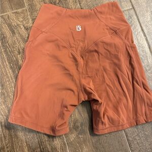 Buffbunny contour pocket shorts in XS